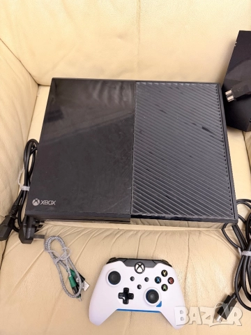 Xbox One черен +контролер+игра, снимка 2 - Xbox конзоли - 52856428