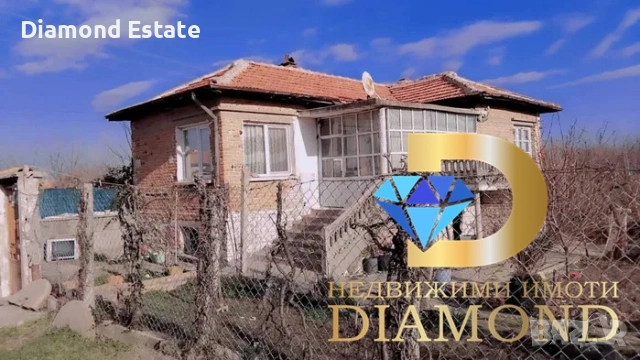 Двуетажна къща в село Бяло поле, общ. Опан, снимка 3 - Къщи - 53029730