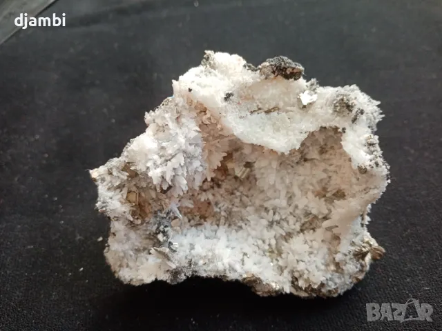 №59, Кварц,Геода,Кварцова друза ,Кристали,Минерали,Родопи,, снимка 3 - Декорация за дома - 48487250