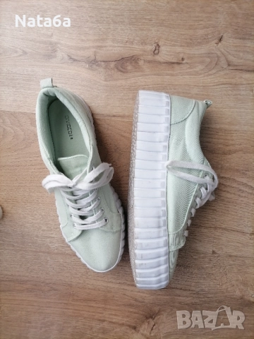 Маратонки Nike 37.5 и Кецове HM 38, снимка 10 - Маратонки - 52377046