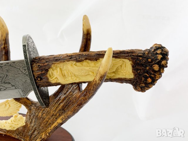 Гравиран сувенирен нож на оригинална поставка, снимка 3 - Ножове - 43273701