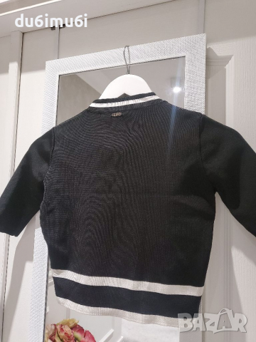 Къса блуза Guess, снимка 3 - Блузи с дълъг ръкав и пуловери - 36519815