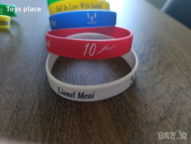 Силиконови гривни Меси и Роналдо Messi Ronaldo, Футболни гривни , снимка 2 - Фен артикули - 51318167
