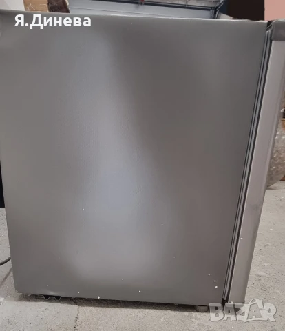 Мини хладилник в сив цвят 40L Klarstein , снимка 2 - Хладилници - 50529211