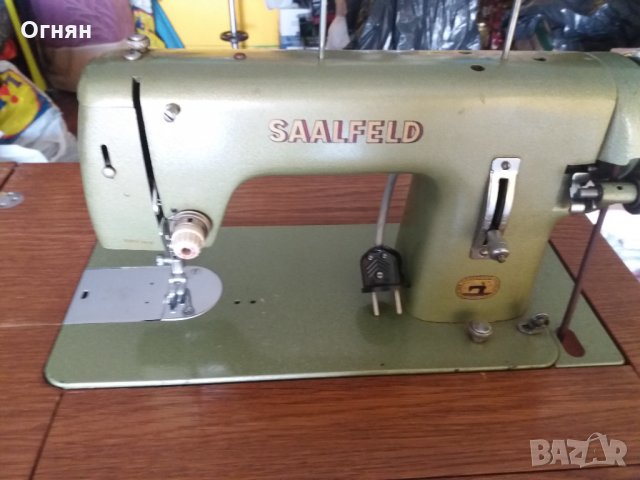 Немска шевна машина Saalfeld, снимка 2 - Антикварни и старинни предмети - 30234688