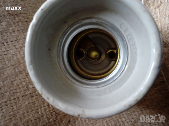 Голяма порцеланова фасунга за улични лампи , снимка 3 - Ключове, контакти, щепсели - 28549866