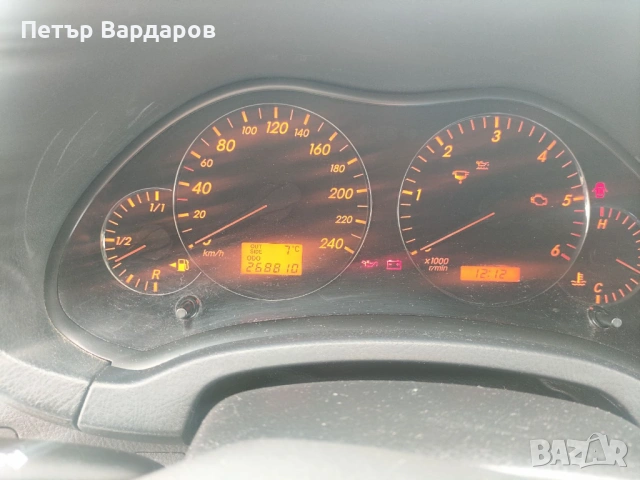 Тойота Авенсис D4D 2.0, снимка 9 - Автомобили и джипове - 53392773