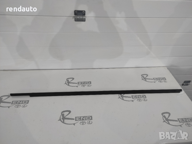 Дясна водобранна лайсна за двуврата Toyota Rav4 2000-2006 