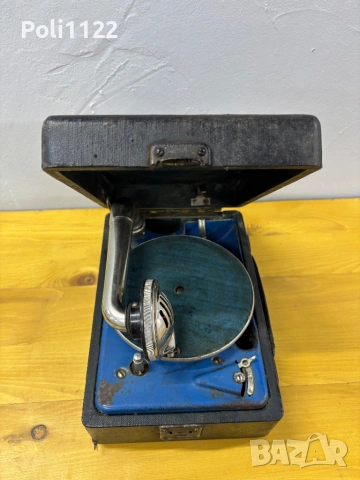 Миниатурен работещ съветски патефон „Артель Граммофон“ – Ленинград (40–50-те г.), снимка 3 - Антикварни и старинни предмети - 53415855