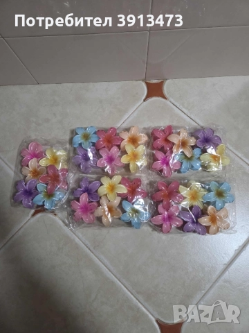 30 броя щипки за коса в формата на цвете за 15лв