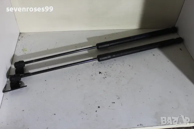 Амортисьор заден капак  Форд Фиеста 6 2011 1.4tdci 68hp Ford Fiesta 6