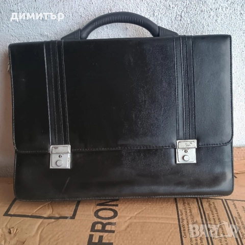 Бизнес чанта за документи и лаптоп.
