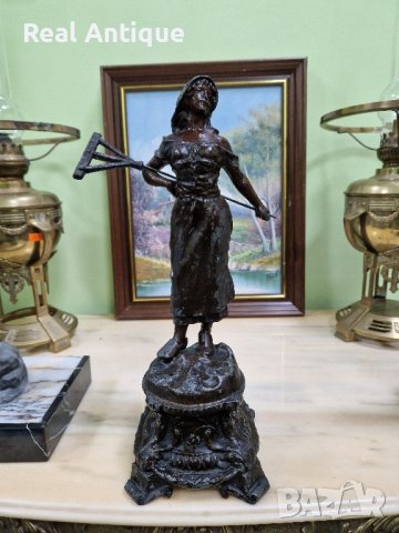 Красива антикварна френска фигура статуетка , снимка 2 - Антикварни и старинни предмети - 43654007
