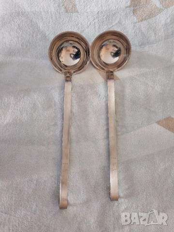 Професионални черпаци 2 броя 300 мл. 