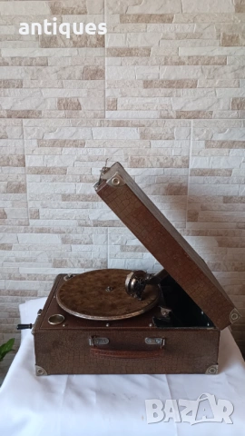 Стар грамофон с манивела - Columbia - 1930" година - Great Britain, снимка 4 - Антикварни и старинни предмети - 53007440