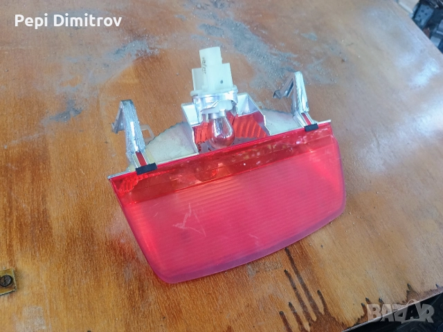 Трети стоп ,stop Nissan Micra III Hatchback (01.2003 - 06.2010),, снимка 3 - Части - 51706215