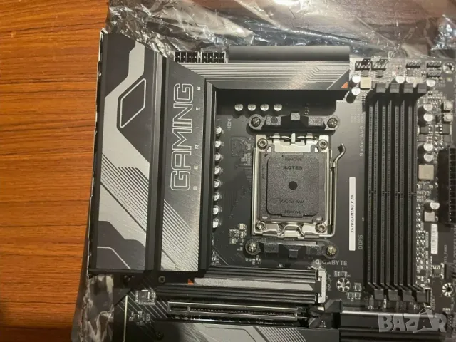Дънна платка GIGABYTE X670 GAMING X AX сокет АМ5, DDR5, PCIe 5.0 M.2 SSD, снимка 4 - Дънни платки - 48651991