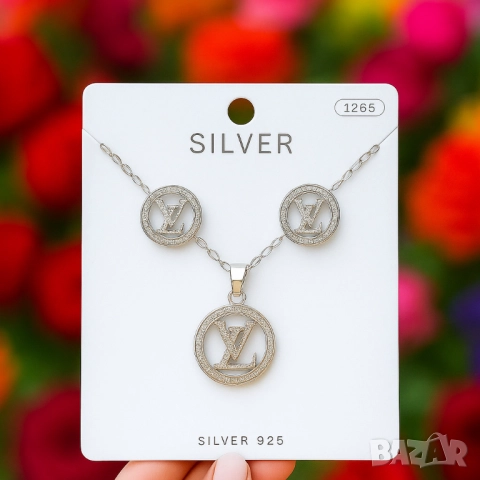 Изискан комплект бижута - Колие с обеци louis vuitton, снимка 5 - Колиета, медальони, синджири - 51926448