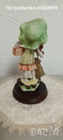 Фигурка клей, мисля, "Момиченце с книги" (ученичка?)