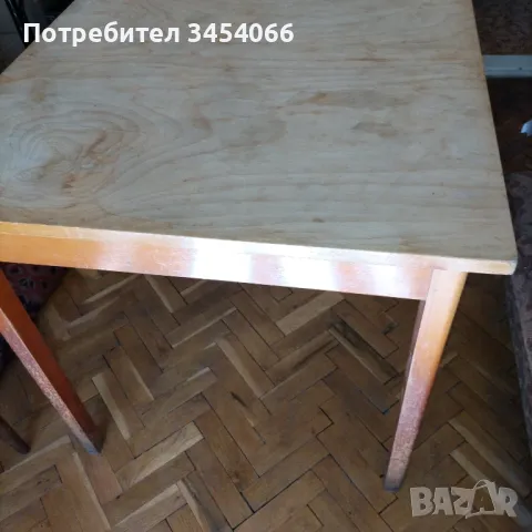 Кухненска маса. 