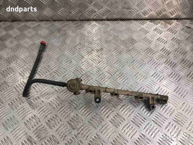 Горивна рейка Toyota Yaris 1.3i,2002г., снимка 1 - Части - 38632142