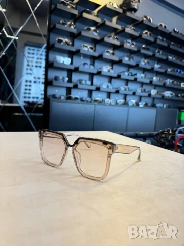 очила с черен обикновен калъф и ув защита chanel, снимка 5 - Слънчеви и диоптрични очила - 51305127