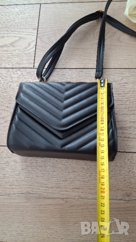 Мини чанта черна , снимка 2 - Чанти - 51759919