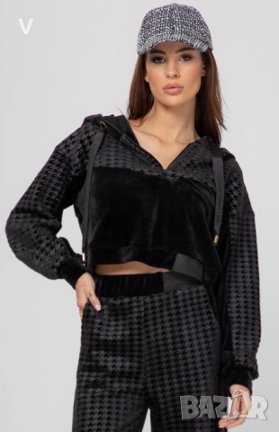 Дамски черен плюшен суитчър Junona Юнона с качулка кроп топ 