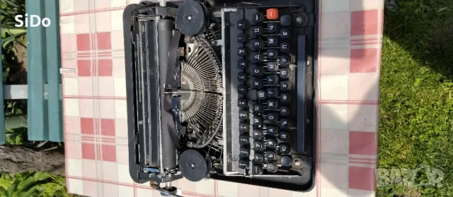 Пишеща българска машина в оригинално куфарче, снимка 8 - Колекции - 50150609