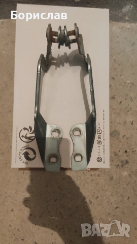 Продавам комплект панти за преден капак на Форд Фокус 