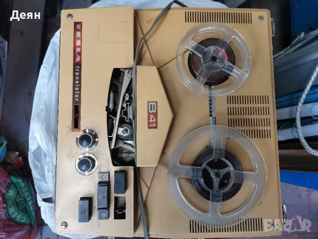 Tesla transistor b41, работещ магнитофон, снимка 2 - Радиокасетофони, транзистори - 50860627