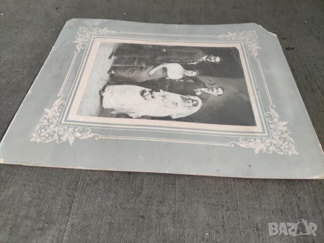 Продавам стара снимка картон семейство сватбена, снимка 1
