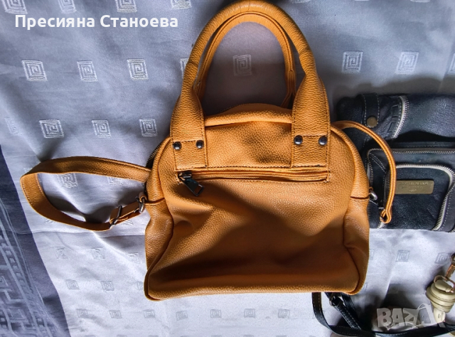 3 броя малки чанти , снимка 10 - Чанти - 52042245