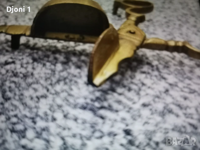 Антични ножици за подрязване на свещи, снимка 9 - Антикварни и старинни предмети - 53173210