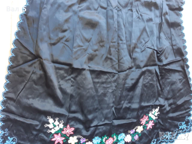 Престилка с много бродерия , носия, снимка 3 - Антикварни и старинни предмети - 50810919