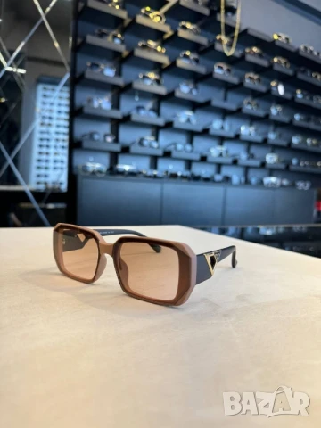 очила с черен обикновен калъф и ув защита prada , снимка 4 - Слънчеви и диоптрични очила - 51305453