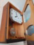 Продавам стар стенен часовник с механизъм , снимка 3