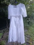 Разкошна бяла сатенена рокля с дантела, снимка 1