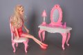 Кукла Барби с гардероб, тоалетка и аксесоари, снимка 5