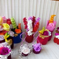 Налични вазички с цветя, снимка 3 - Изкуствени цветя - 27755271