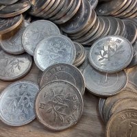200бр монети от Япония, снимка 1 - Нумизматика и бонистика - 43038213