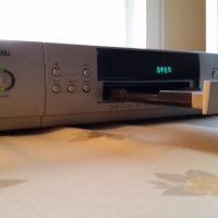 Universum DVD Player 8112, снимка 1 - Плейъри, домашно кино, прожектори - 43169919