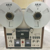 Ролков магнетофон Akai 600DB 9.5 и 19 оборота 4 писти Сменени ремъци и профилактиран. Комплект с ада, снимка 1 - Аудиосистеми - 40058636