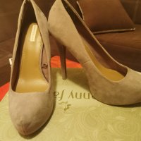 Обувка на ток, снимка 5 - Дамски обувки на ток - 43699043