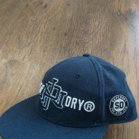 superdry - страхотна шапка КАТО НОВА, снимка 3 - Шапки - 33643548