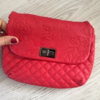 Малка нова червена чанта, снимка 1 - Чанти - 32445243