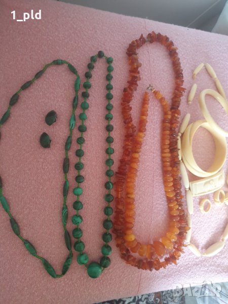 Бижута от кехлибар и малахит, снимка 1