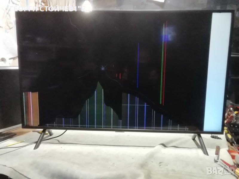 SAMSUNG  UE43RU7172U  СЪС СЧУПЕНА МАТРИЦА, снимка 1