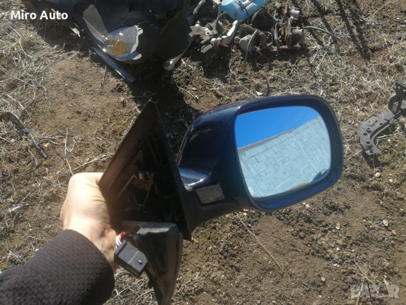 Дясно малко огледало от Ауди А6 Ц5 - син цвят , снимка 1