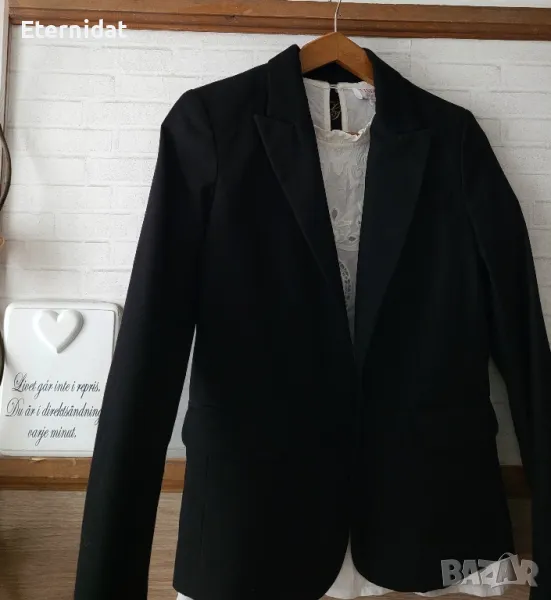 Черно сако MANGO и бяла винтич блузка , снимка 1